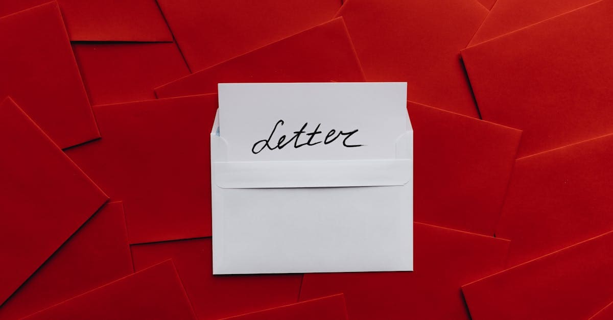 découvrez comment rédiger une lettre de motivation percutante qui captera l'attention des recruteurs. notre guide vous fournit des conseils pratiques et des exemples pour vous aider à mettre en avant vos compétences et expériences de manière efficace.
