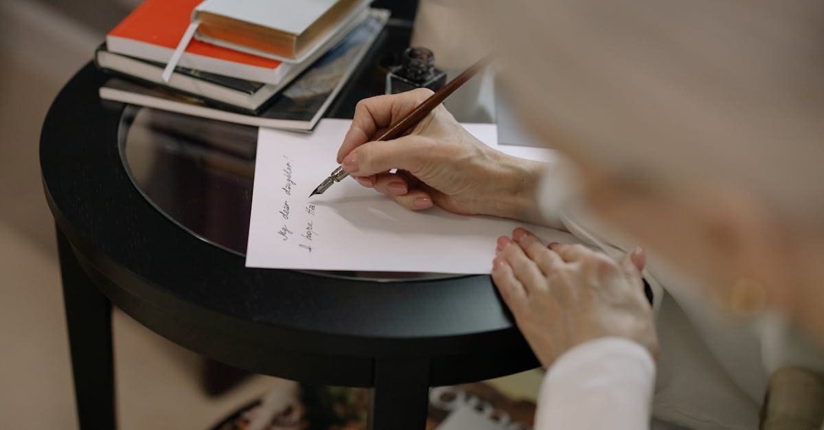 découvrez comment rédiger une lettre de motivation manuscrite qui fait la différence. nos conseils vous aideront à exprimer votre personnalité et votre passion de manière authentique, tout en attirant l'attention des recruteurs.