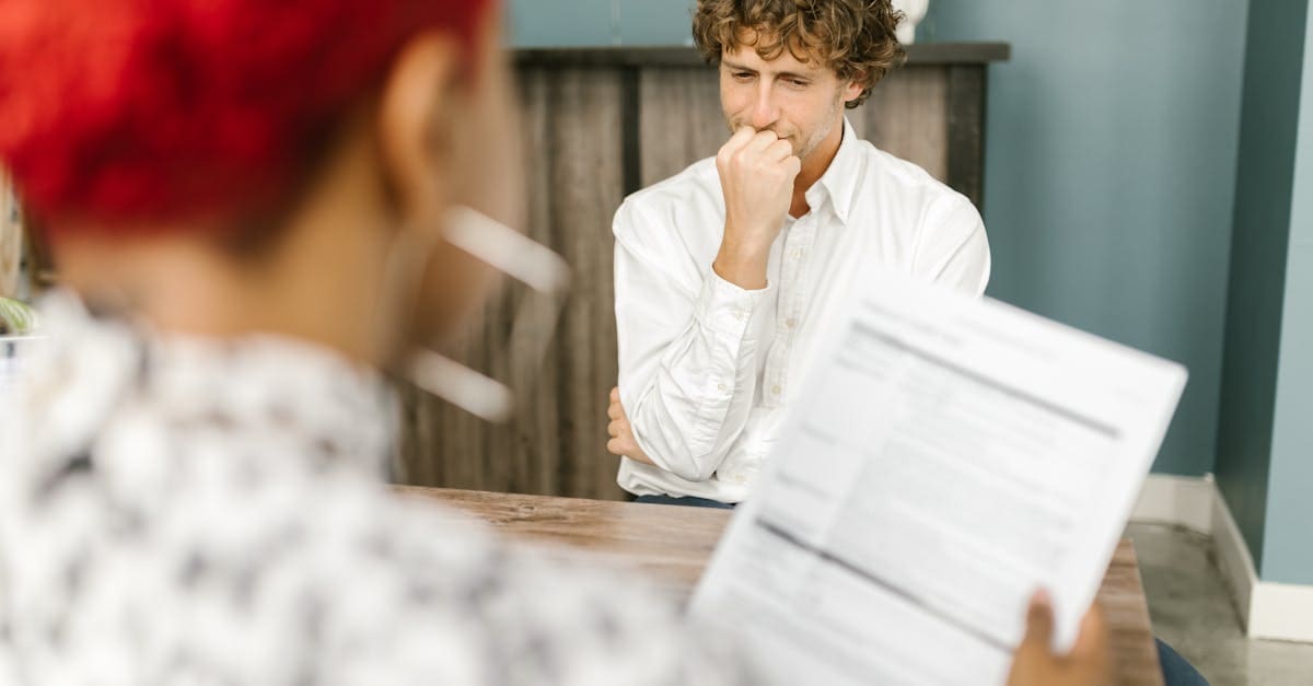 découvrez notre service de rédaction de résumés professionnels qui vous aide à mettre en valeur vos compétences et expériences. obtenez un résumé accrocheur et adapté à votre secteur d'activité pour maximiser vos chances d'attirer l'attention des recruteurs.